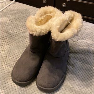 Joe Boxer Warm gray ankle boots